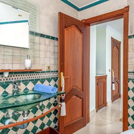 Premium By Homing Villa Marbella